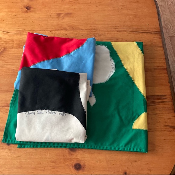 3 HANDMADE FLAGS - Picture 6 of 7